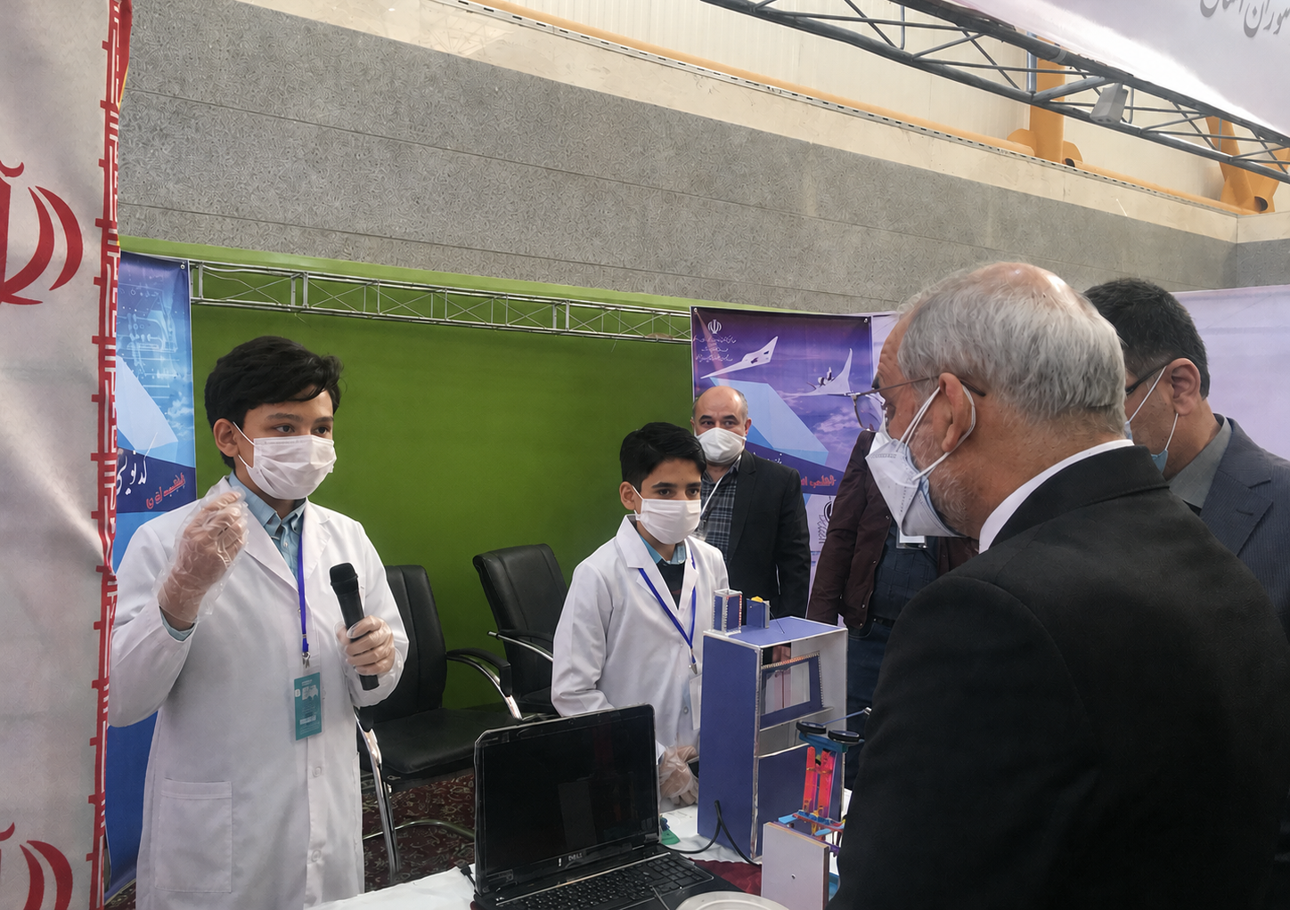 Presenting to the Iranian Minister of Education
